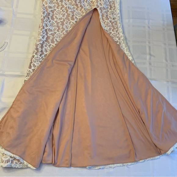 PROM? 😍 NWT White Floral Lace Halter Gown Beaded Belt Juniors 5 Nude Lining - Picture 14 of 16